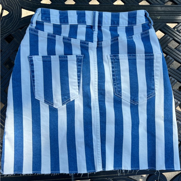 Hollister Striped Skirt - Picture 2 of 6